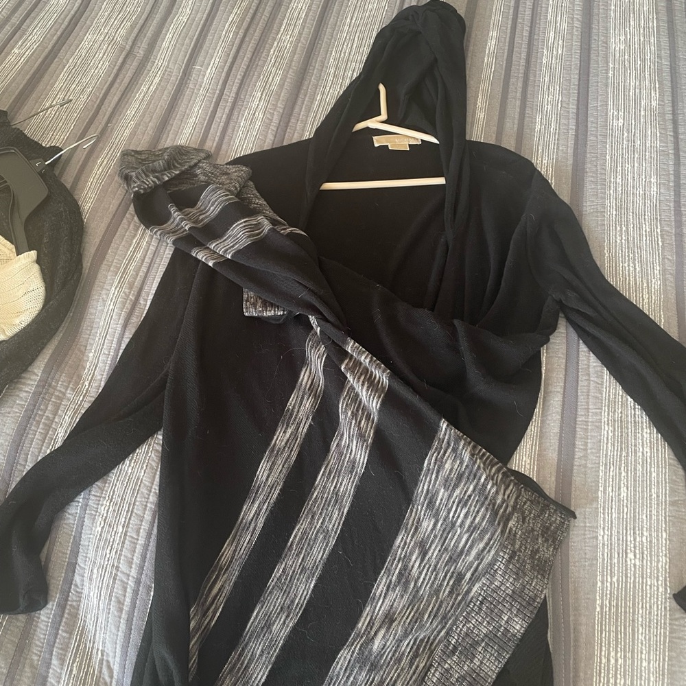 Cardigan - Picture 2 of 2